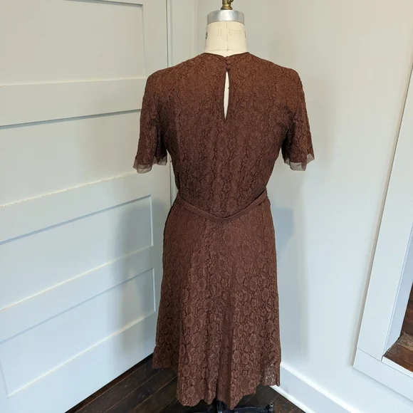 Stunning Vintage 1940s Volup Brown Lace Dress with Matching Belt and Gloves
